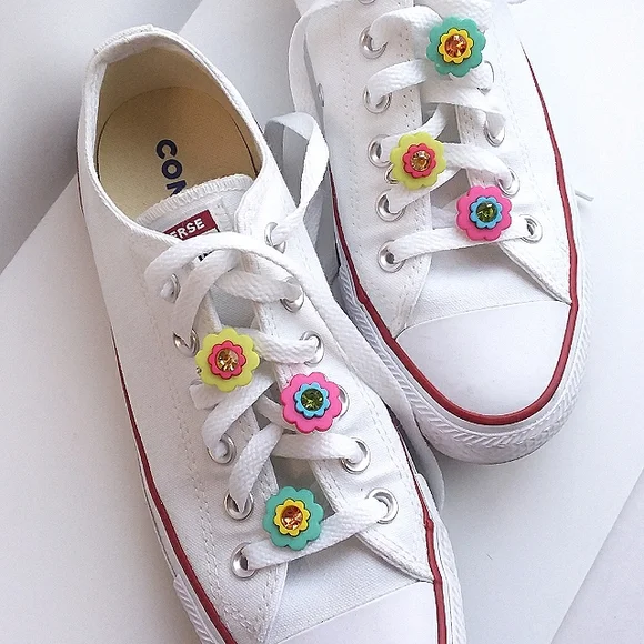 4/$20 Daisy flower shoelace charm for roller skates tennis shoes or boots - Picture 7 of 13